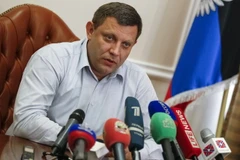 Lãnh đạo lực lượng đòi độc lập CH Donetsk tự xưng Alexander Zakharchenko trong một cuộc họp báo tại Donetsk, Ukraine, ngày 27/11/2015. (Ảnh: EPA/TTXVN)
