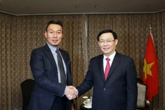 Phó Thủ tướng Chính phủ Vương Đình Huệ tiếp nhà đầu tư Công ty Alliex của Hàn Quốc. 