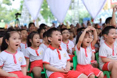 Trẻ em Việt Nam còn đang phải đối mặt với tình trạng suy dinh dưỡng thấp còi và thiếu vi chất dinh dưỡng, đây là những nguyên nhân chính ảnh hưởng xấu đến sự tăng trưởng chiều cao và trí tuệ của các em. (Ảnh: CTV)