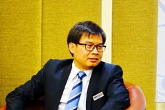 Tiến sỹ Chheang Vannarith (trái) - Chủ tịch Viện Tầm nhìn châu Á (AVI) . (Ảnh: Trần Long/TTXVN)