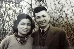 Nhà thơ Nguyễn Xuân Sanh và vợ, nhà văn Cẩm Thạch. (Nguồn: nhandan.com.vn)