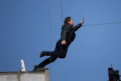 Tài tử Tom Cruise trong một cảnh quay mạo hiểm mà không sử dụng diễn viên đóng thế. (Nguồn: dailymail.co.uk)