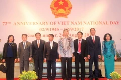 Đại sứ Lê Quý Quỳnh và các trưởng phái đoàn ngoại giao các nước tại Malaysia. (Ảnh: Hoàng Nhương/Vietnam+)