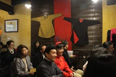 Nhà cổ 87 Mã Mây (Hà Nội) trở thành không gian áo dài ngũ thân. (Ảnh: Minh Anh/Vietnam+)