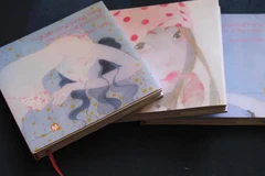 Bùi Tiến Tuấn ra mắt sách tranh lụa ''Nguyệt sáng gương trong.'' (Ảnh: NVCC)