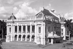 Nhà hát Lớn Hà Nội năm 1968 (Ảnh: Triệu Phúc/TTXVN)