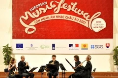 Các nghệ sỹ biểu diễn tại Liên hoan Âm nhạc châu Âu 2011. (Ảnh: Mạnh Linh/TTXVN)