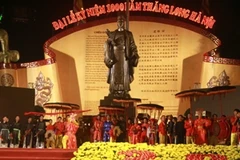 Điệu múa Trống bồng Triều Khúc (Ảnh: Mai Anh/Vietnam+)