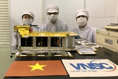 Vệ tinh NanoDragon của Việt Nam chính thức bàn giao cho Nhật Bản ngày 17/8/2021. (Ảnh: Trung tâm Vũ trụ Việt Nam)