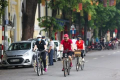 Trong ngày đầu dịp nghỉ lễ 30/4-1/5 năm nay, đường phố Thủ đô bỗng trở nên vắng vẻ lạ thường. (Ảnh: Minh Sơn/Vietnam+)