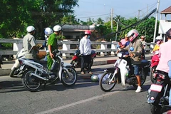 Long An: Tai nạn giữa cầu Tân An khiến một người tử vong