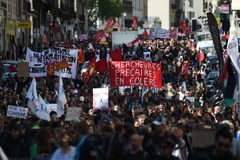 Biểu tình phản đối Dự luật lao động sửa đổi tại Marseille, miền nam Pháp. (Nguồn: AFP/TTXVN)