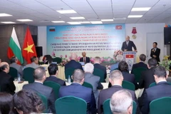 Tổng thống Bulgaria Rumen Radev nói chuyện với Hội hữu nghị Việt Nam-Bulgaria Thành phố Hồ Chí Minh. (Ảnh: Xuân Khu/TTXVN)