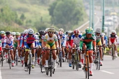 Khởi tranh Giải đua xe đạp xuyên Việt Cúp Quốc phòng 2014 