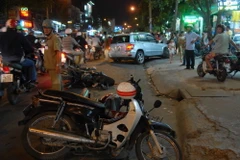 TP.HCM: Xe ôtô 7 chỗ mất lái tông bốn xe máy và một xe đạp