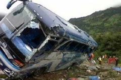 Tai nạn xe khách nghiêm trọng ở Ecuador làm 30 người thương vong