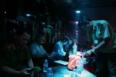 TP.HCM: Đột kích hai quán bar, phát hiện nhiều đối tượng dùng ma túy