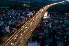 Giao thông thông thoáng trong ngày đầu thông xe cầu Vĩnh Tuy 2