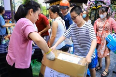 Hoạt động ‘Đổi rác lấy cây’ lan tỏa thông điệp bảo vệ môi trường 