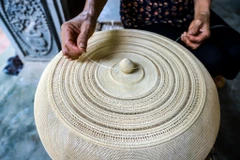 Về làng nghề mây tre đan chiêm ngưỡng chiếc lồng bàn 'độc nhất vô nhị'