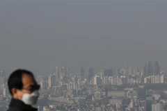Bụi mịn bao phủ thủ đô Seoul, Hàn Quốc, ngày 3/3/2019. (Ảnh: YONHAP/TTXVN)