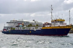 Tàu Midnight Stone từ Puerto Rico chở hàng viện trợ cho Venezuela cập cảng Willemstad, Curaçao, đảo Antilles thuộc Hà Lan ngày 24/2/2019. (Ảnh: AFP/TTXVN)