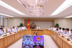 Phó Thủ tướng Trần Hồng Hà chủ trì cuộc họp. (Ảnh: Văn Điệp/TTXVN)