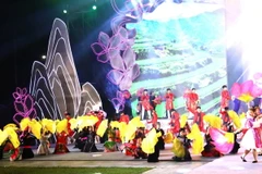 Chương trình nghệ thuật đặc biệt "Hà Giang-hội tụ những sắc màu," tại khai mạc Lễ hội Văn hóa, Du lịch, Ẩm thực Quốc tế-Hà Giang lần thứ nhất. (Ảnh: Minh Tâm/TTXVN)