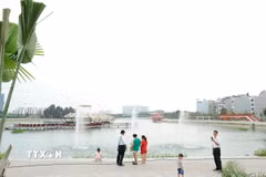 Hồ điều hòa Ngọc Thụy, Gia Lâm. (Ảnh: Mạnh Khánh/TTXVN)