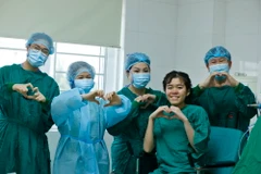 Cô gái 21 tuổi hồi sinh thần kỳ sau ca ghép phổi chiều 30 Tết Giáp Thìn