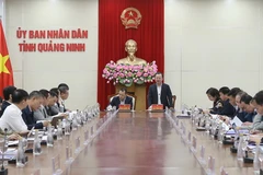 Chủ tịch UBND tỉnh Quảng Ninh Cao Tường Huy phát biểu tại buổi làm việc. (Ảnh: Quốc Khánh/Bnews/TTXVN)