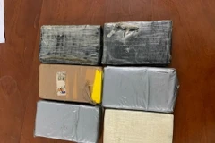 Hình dạng đồ vật nghi chứa chất cấm. (Ảnh: TTXVN phát)