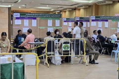 Một điểm bầu cử Thượng viện vòng một tại Văn phòng quận Huai cấp quận/huyện ở thủ đô Bangkok. (Ảnh: Huy Tiến/TTXVN)