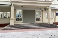 Lực lượng chức năng đang điều tra tại hiện trường. (Ảnh: TTXVN phát)