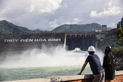 Hồ thuỷ điện Hoà Bình sẽ đóng 1 cửa xả đáy vào 12h hôm nay 10/9. (Ảnh: Trọng Đạt/TTXVN)