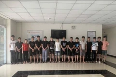 Hà Nội: Bắt 15 đối tượng giả danh nhà tu hành bán thuốc tự chế, lừa khách 