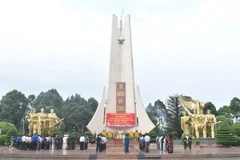 Nhiều địa phương tổ chức thắp nến tri ân các Anh hùng liệt sỹ 