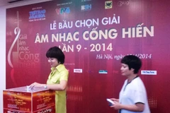 100 nhà báo bầu chọn Giải Âm nhạc Cống hiến lần 9