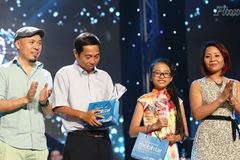 "Chị Bảy" Phương Mỹ Chi phá kỷ lục giải thưởng Bài hát yêu thích 