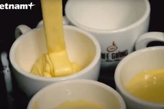 [Video] Càphê trứng: Thứ đồ uống xua tan cái lạnh mùa đông Hà Nội 