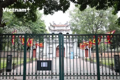 Văn miếu Quốc tử giám thực hiện đóng cửa không đón khách thăm quan (Ảnh: Lâm Phan/Vietnam+)