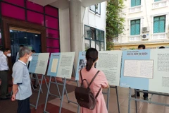 Xúc động những câu chuyện tình yêu nảy nở trong bom đạn chiến tranh