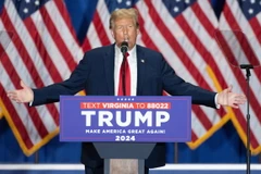 Cựu Tổng thống Mỹ Donald Trump phát biểu trong cuộc vận động tranh cử ở bang Virginia. (Ảnh: AFP/TTXVN)