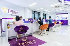 Giao dịch tại TPBank. (Ảnh: Vietnam+)