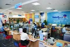 Giao dịch tại VietinBank. (Ảnh: Vietnam+)