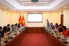 Buổi trao đổi giữa Báo Điện tử VietnamPlus và Báo Hà Tĩnh. (Ảnh: Hoài Nam/Vietnam+)