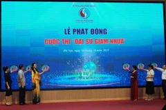 Phát động Cuộc thi “Đại sứ giảm nhựa.” (Ảnh: PV/Vietnam+)