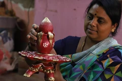 Người dân Ấn Độ chuẩn bị lễ hội Diwali 2018. (Ảnh minh họa: TTXVN)