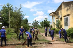 Các học viên trong giờ tham gia lao động, cải thiện sức khỏe. Ảnh minh họa. (Ảnh: Dương Chí Tưởng/TTXVN)