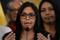 Ngoại trưởng Venezuela Delcy Rodriguez trong cuộc họp báo sau phiên họp với các thành viên Ủy ban tìm kiếm sự thật và pháp lý tại Caracas ngày 2/12 vừa qua. (Ảnh: AFP/TTXVN)